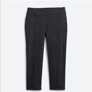 NWT! Fia Straight Leg Pull On Trouser Pant